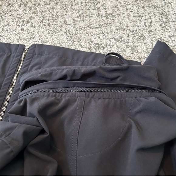 Chico’s Zenergy Black Light Weight Zip-Up Hooded Jacket Size Medium - Picture 3 of 10